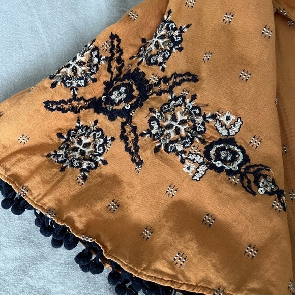 Zara Mustard Embroidered midi dress, size XSmall. - Picture 4 of 6